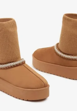 Brązowe Śniegowce na Platformie z Ozdobną Dopasowaną Cholewką i Haftowanymi Obszyciami Tinnacilia