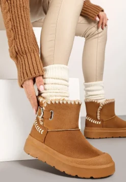 Brązowe Śniegowce na Platformie Ozdobione Klamrą i Haftem Rinneva