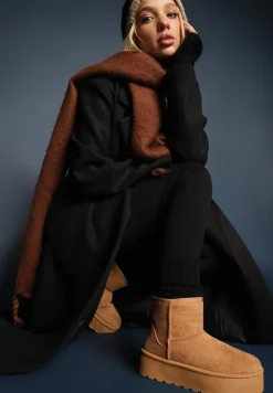 Brązowe Śniegowce za Kostkę na Platformie Ocieplane Futerkiem Divena