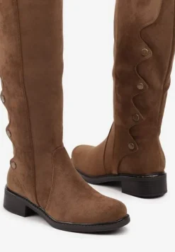 Brązowe Płaskie Kozaki Ozdobione Napami z Ociepleniem Zinetia