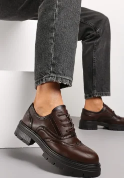 Brązowe Półbuty na Grubej Podeszwie z Perforacją Obasia