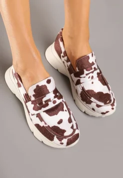 Brązowe Półbuty na Tłoczonej Platformie Eraviella