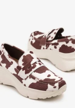 Brązowe Półbuty na Tłoczonej Platformie Eraviella