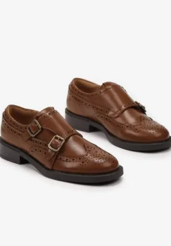 Brązowe Półbuty z Metalowymi Klamrami i Ażurowymi Wstawkami Lullin