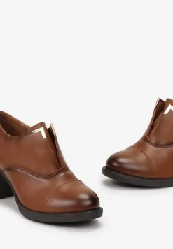Brązowe Półbuty z Przeszyciami na Wysokim Słupku Alissone