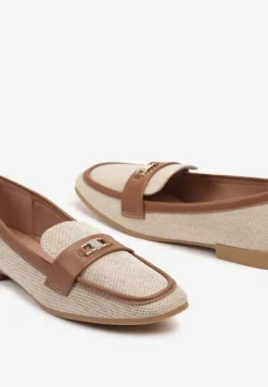 Brązowe Plecione Mokasyny z Ozdobną Aplikacją Felethlin