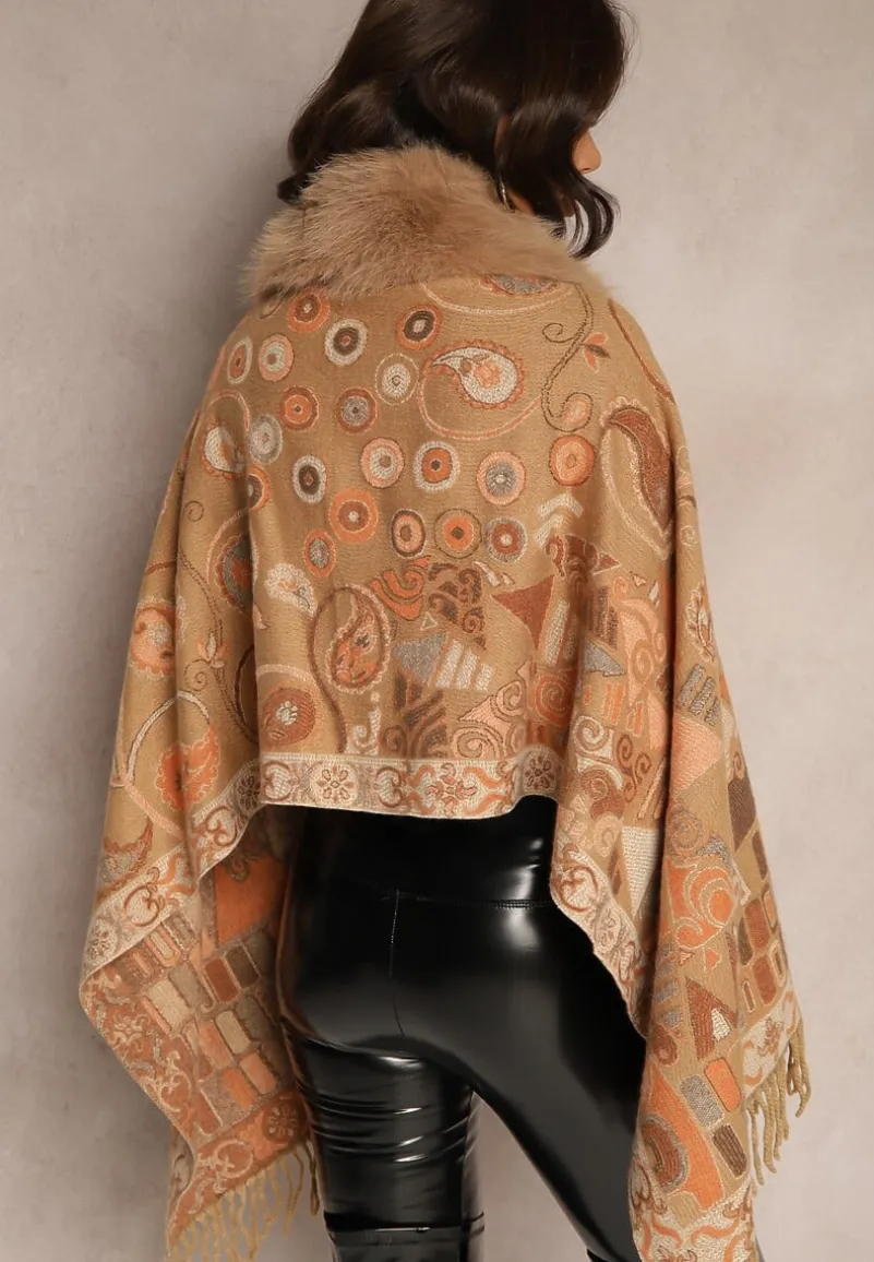 Brązowe Ponczo z Frędzlami i Futerkiem w Geometryczny Wzór Oriattia