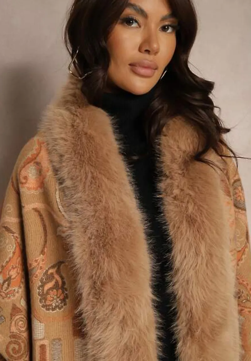 Brązowe Ponczo z Frędzlami i Futerkiem w Geometryczny Wzór Oriattia