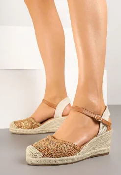 Brązowe Sandały Boho z Ażurową Cholewką na Plecionym Koturnie Tenavinea