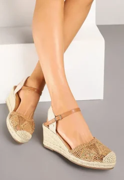 Brązowe Sandały Boho z Ażurową Cholewką na Plecionym Koturnie Tenavinea