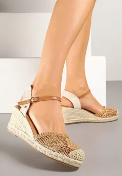 Brązowe Sandały Boho z Ażurową Cholewką na Plecionym Koturnie Tenavinea