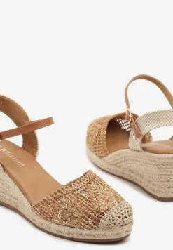 Brązowe Sandały Boho z Ażurową Cholewką na Plecionym Koturnie Tenavinea