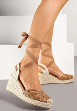 Brązowe Sandały na Koturnie Ozdobione Wiązaniem i Plecionką Talurelia