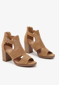 Brązowe Sandały na Słupku z Ażurowymi Paskami Evelesi