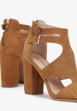 Brązowe Sandały na Wysokim Słupku z Perforacją Meeyah
