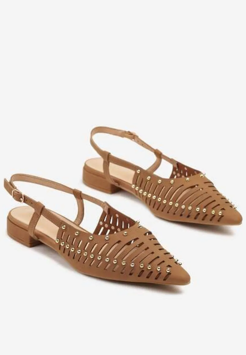 Brązowe Sandały Vices w Stylu Mules z Nitami i Drobnymi Wycięciami Vevalora