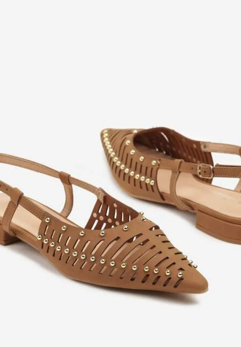 Brązowe Sandały Vices w Stylu Mules z Nitami i Drobnymi Wycięciami Vevalora