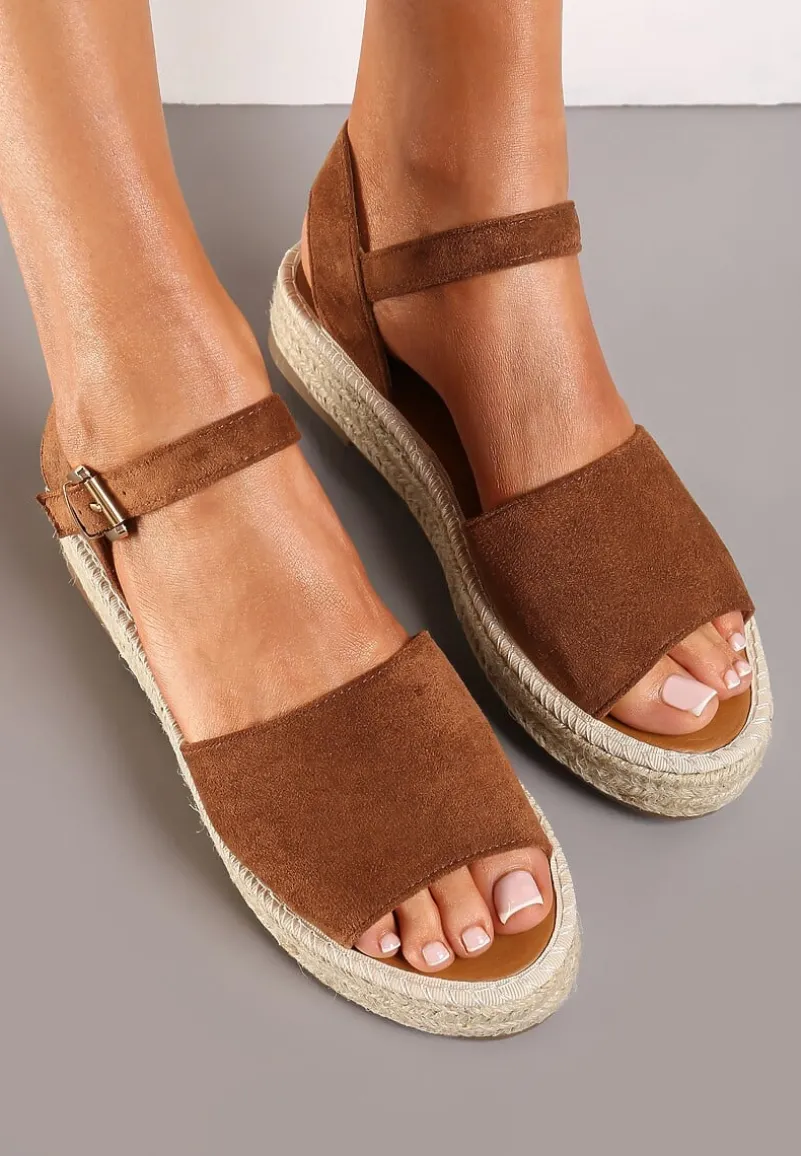 Brązowe Sandały z Plecioną Podeszwą i Zapięciem Wokół Kostki Lornia