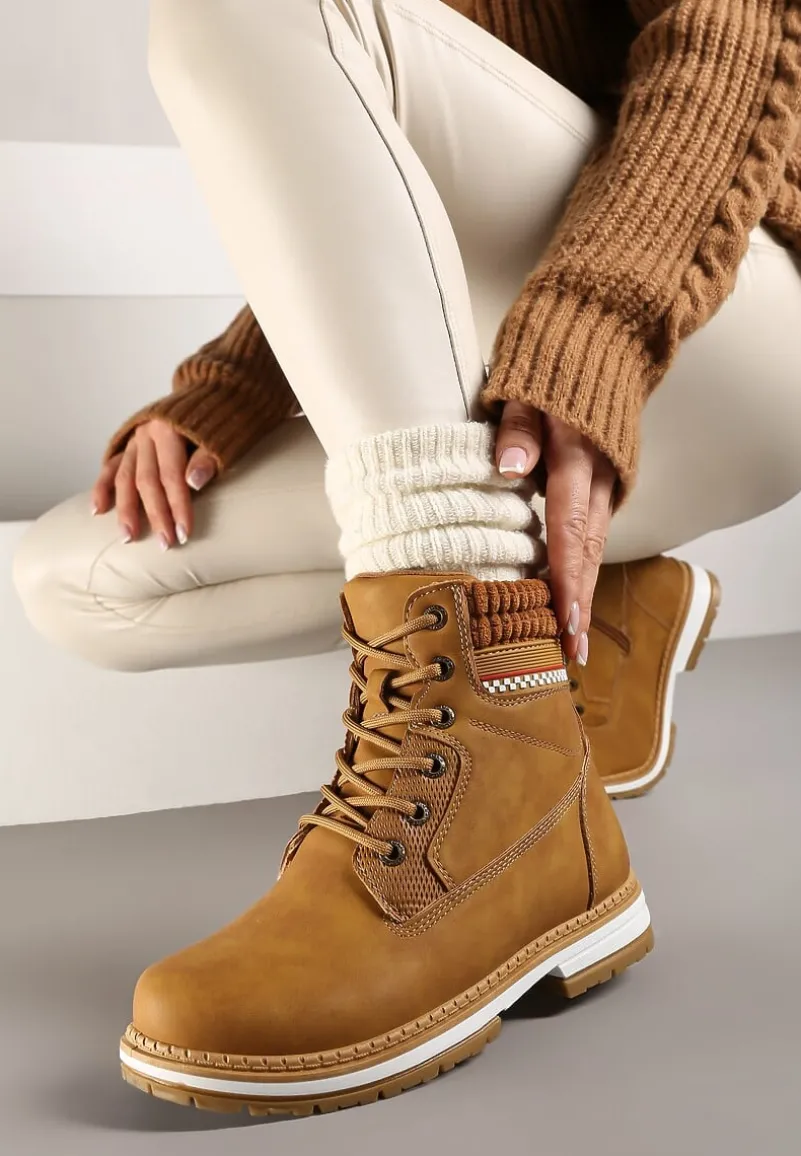 Brązowe Sznurowane Trapery na Płaskiej Podeszwie Ozdobione Tłoczeniem Brenneth