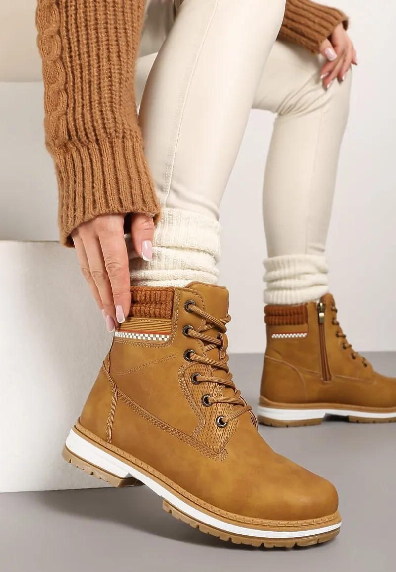 Brązowe Sznurowane Trapery na Płaskiej Podeszwie Ozdobione Tłoczeniem Brenneth