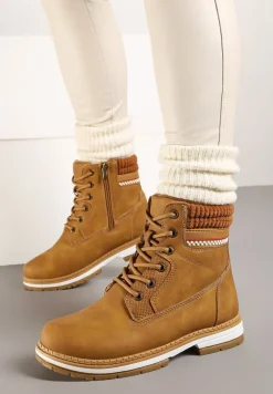 Brązowe Sznurowane Trapery na Płaskiej Podeszwie Ozdobione Tłoczeniem Brenneth