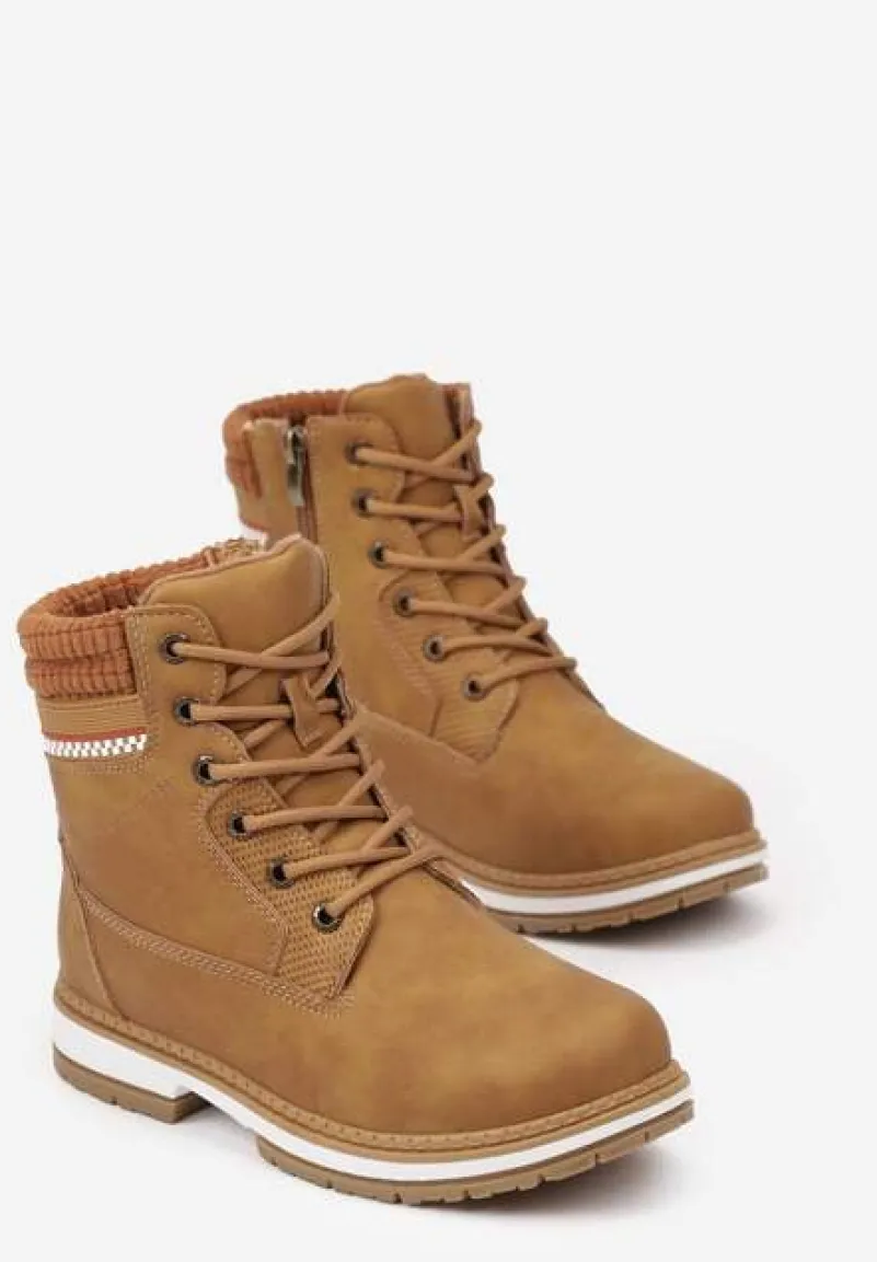 Brązowe Sznurowane Trapery na Płaskiej Podeszwie Ozdobione Tłoczeniem Brenneth