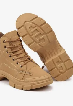 Brązowe Traperki na Grubej Podeszwie ze Żłobieniami Ocieplane Futrem Leannara