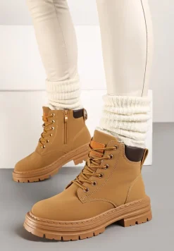Brązowe Traperki na Tłoczonej Podeszwie Ocieplane Futrem Toriga