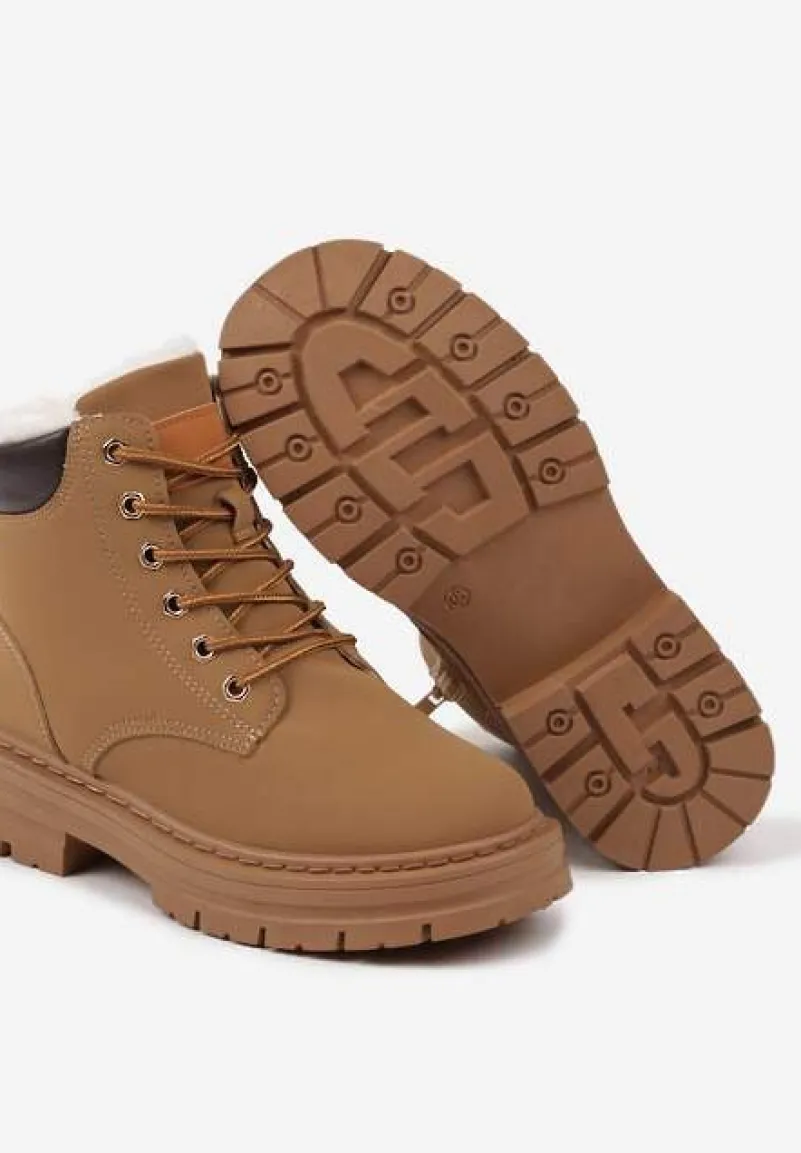 Brązowe Traperki na Tłoczonej Podeszwie Ocieplane Futrem Toriga