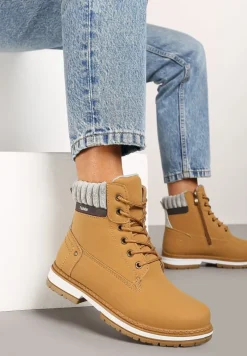 Brązowe Traperki Ozdobione Pluszowym Futerkiem Wokół Cholewki Mesiga