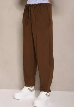 Brązowy Komplet Dresowy z Wiskozą Spodnie z Ozdobnym Ściągaczem i Top Nitunela
