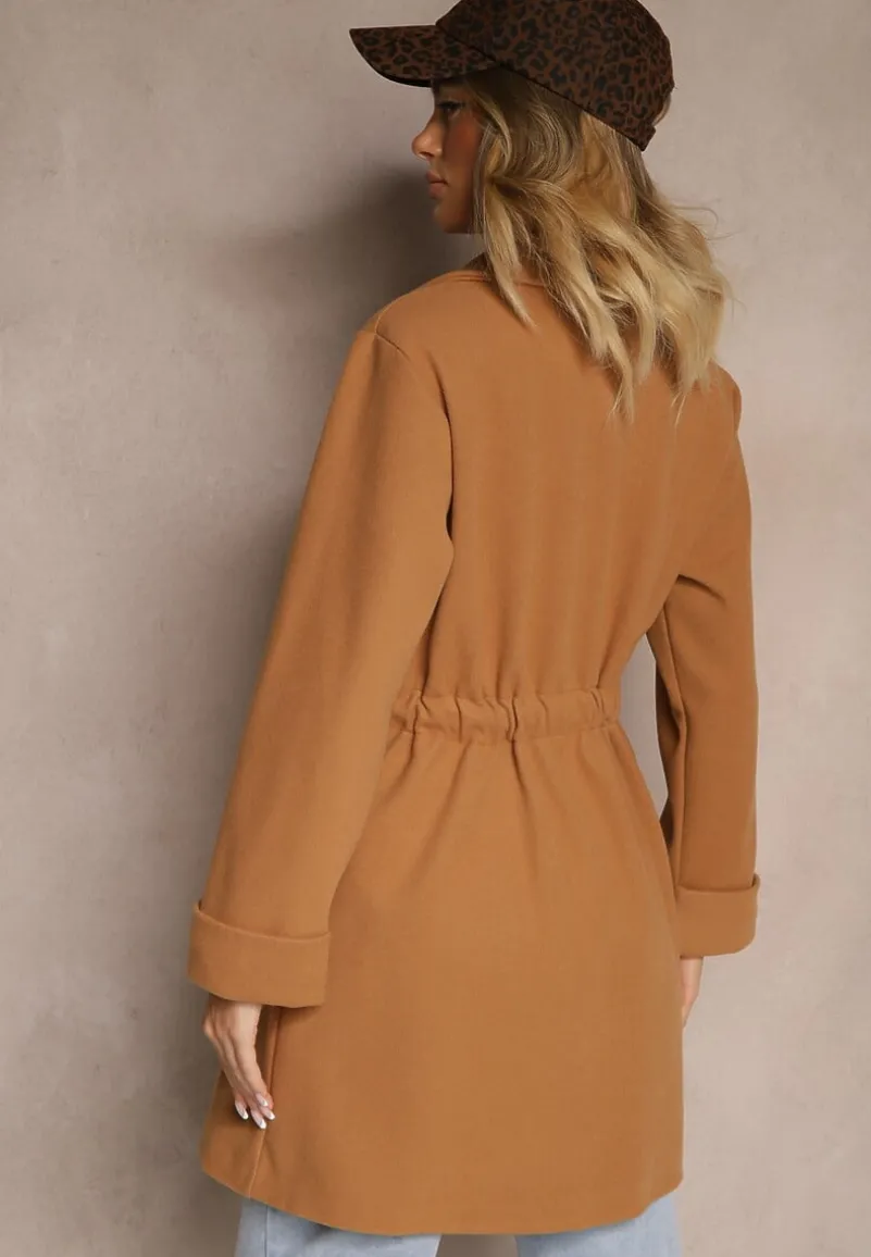 Brązowy Szlafrokowy Płaszcz z Wiązanym Paskiem i Ozdobnym Marszczeniem w Pasie Pittia