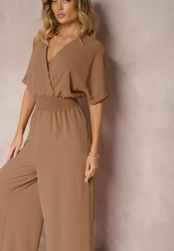 Brązowy Taliowany Kombinezon z Zakładkowym Dekoltem i Gumką w Pasie Vimalynna