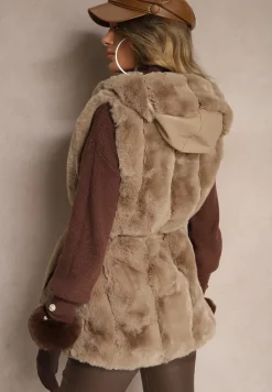 Ciemnobeżowa Kamizelka Futerko z Kapturem i Kieszeniami Wiązana w Talii Jackiena