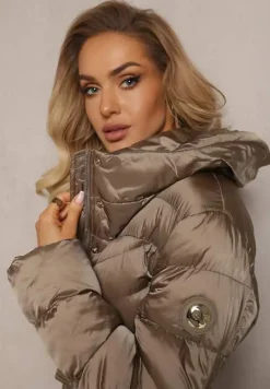 Ciemnobeżowa Kurtka z Klasycznym Pikowaniem i Wiązanym Paskiem Aldomisia