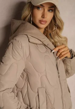 Ciemnobeżowa Kurtka z Materiałowym Kapturem i Kieszeniami Zdobiona Pikowanymi Przeszyciami Ravathrias