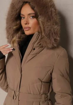 Ciemnobeżowa Kurtka z Odpinanym Futerkiem Taliowana o Długim Fasonie Delavira