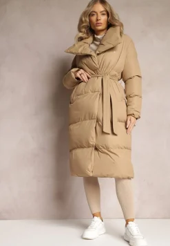 Ciemnobeżowa Kurtka z Wysokim Kołnierzem Zapinana na Napy z Paskiem Luliriva
