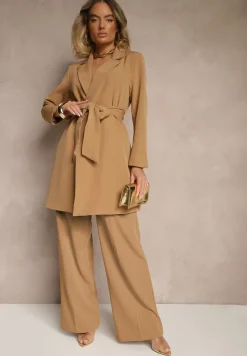 Ciemnobeżowa Sukienka o Kroju Marynarki z Usztywnioną Linią Ramion Wiązana w Talii Equintina