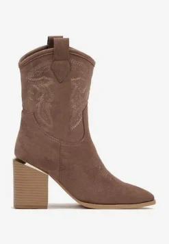 Ciemnobeżowe Ażurowe Botki na Słupku w Kowbojskim Stylu Mevith