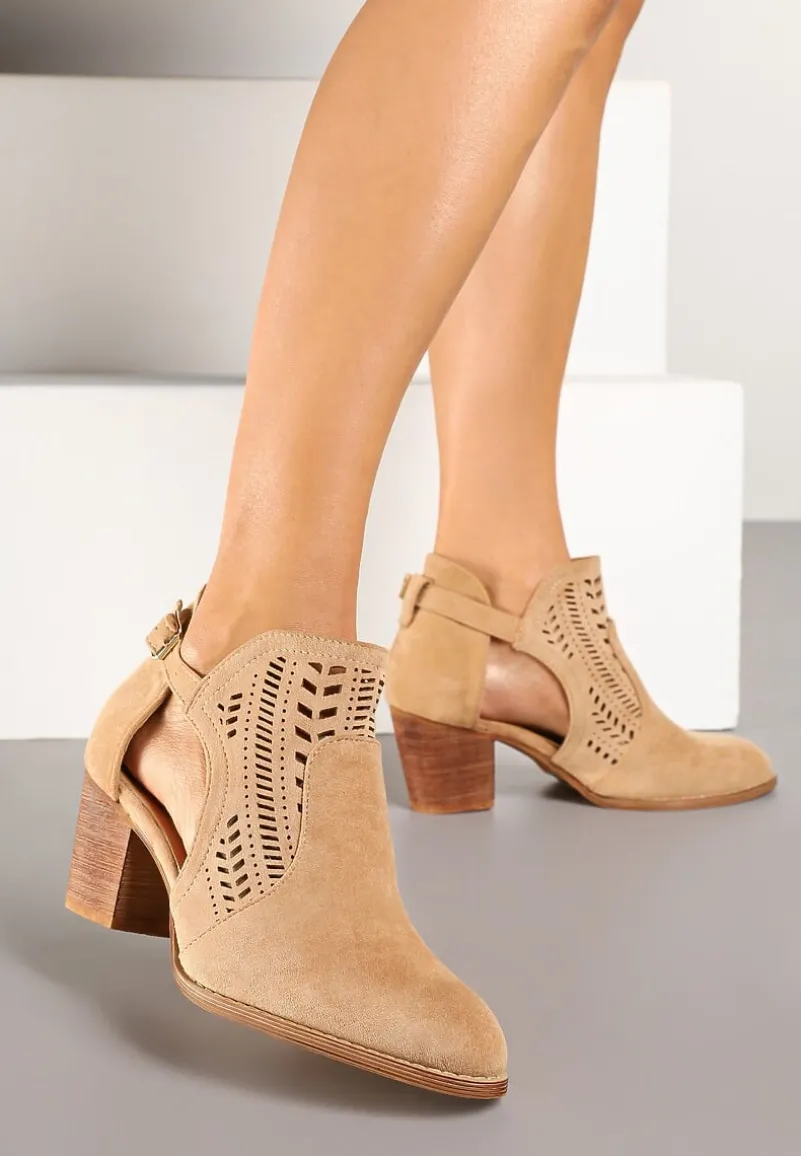 Ciemnobeżowe Ażurowe Botki Vices na Słupku w Stylu Kowbojek Ozdobione Wycięciem Isfedi