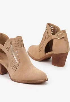 Ciemnobeżowe Ażurowe Botki Vices na Słupku w Stylu Kowbojek Ozdobione Wycięciem Isfedi