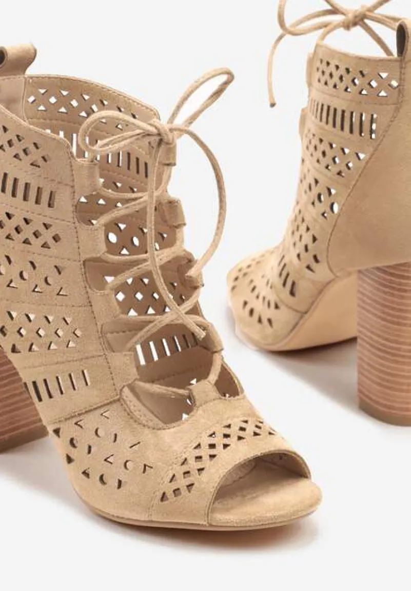 Ciemnobeżowe Ażurowe Botki Vices na Słupku Nimisa