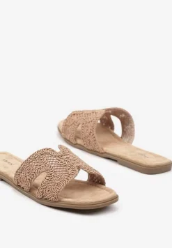 Ciemnobeżowe Ażurowe Klapki na Płaskiej Podeszwie w Stylu Boho Gilaria