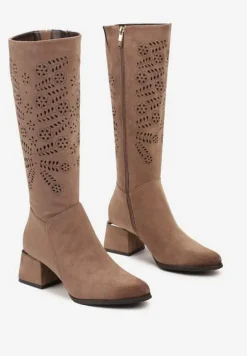 Ciemnobeżowe Ażurowe Kozaki na Stożkowym Obcasie Hetila