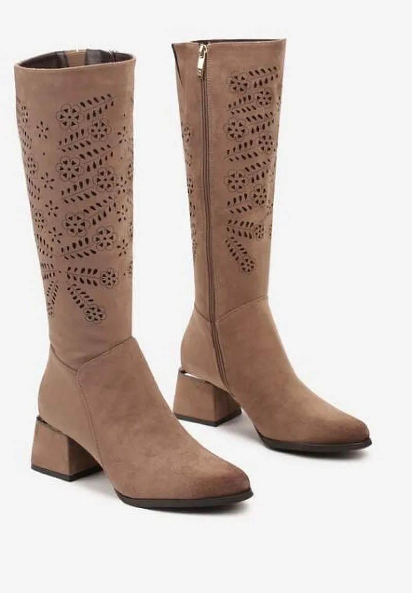 Ciemnobeżowe Ażurowe Kozaki na Stożkowym Obcasie Hetila