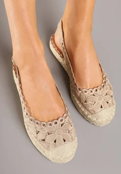Ciemnobeżowe Ażurowe Sandały Płaskie w Stylu Espardyli z Odkrytą Piętą i Plecionką Norilne