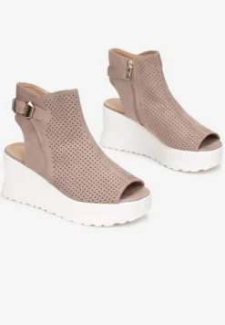 Ciemnobeżowe Ażurowe Sandały na Koturnie z Noskiem Peep Toe i Odkrytą Piętą Bhanios