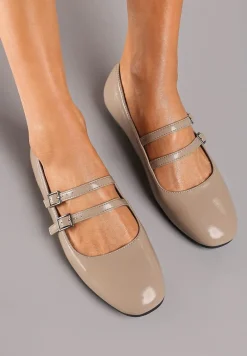 Ciemnobeżowe Balerinki na Płaskiej Podeszwie Wykończone Paskami Sprzączkami i Skórzaną Wkładką Nasnae