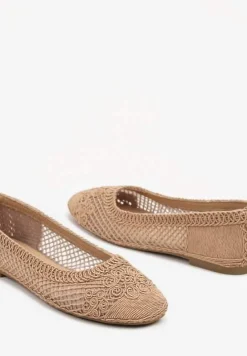 Ciemnobeżowe Balerinki Ozdobione Siateczką Landeora